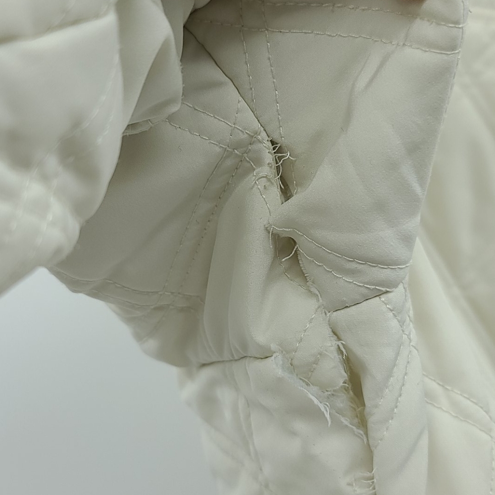 Dulon cream colored reversible quilted fleece - Picture 6 of 6